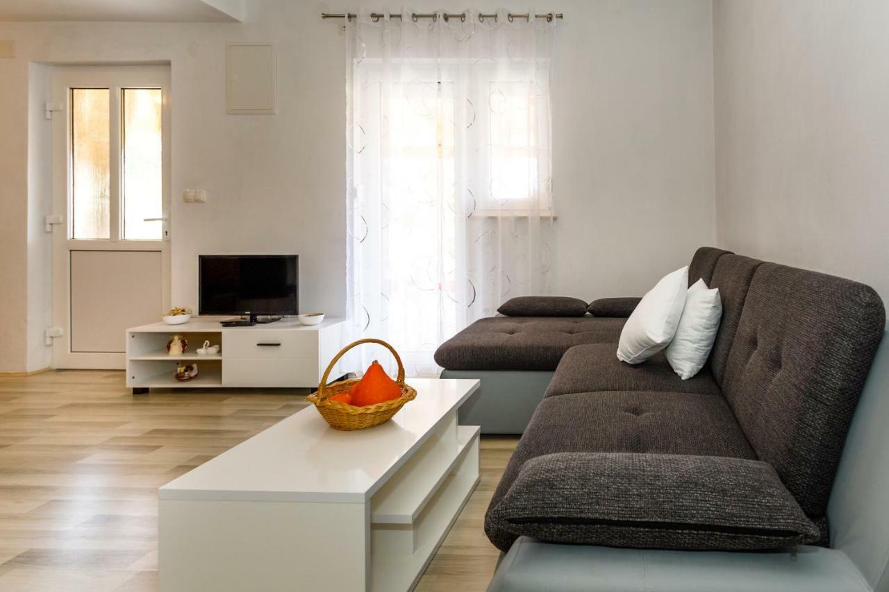 Apartman Dobrila Vrh  Exterior foto